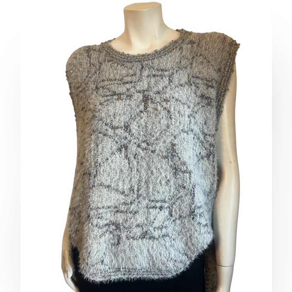Pol gray sweater vest Size Large